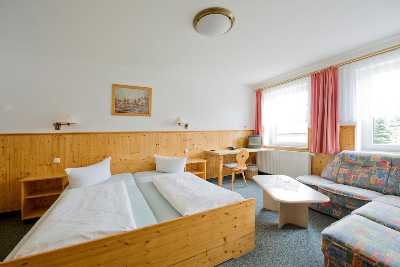 Sportpark Rabenberg Hotell Breitenbrunn  Exteriör bild