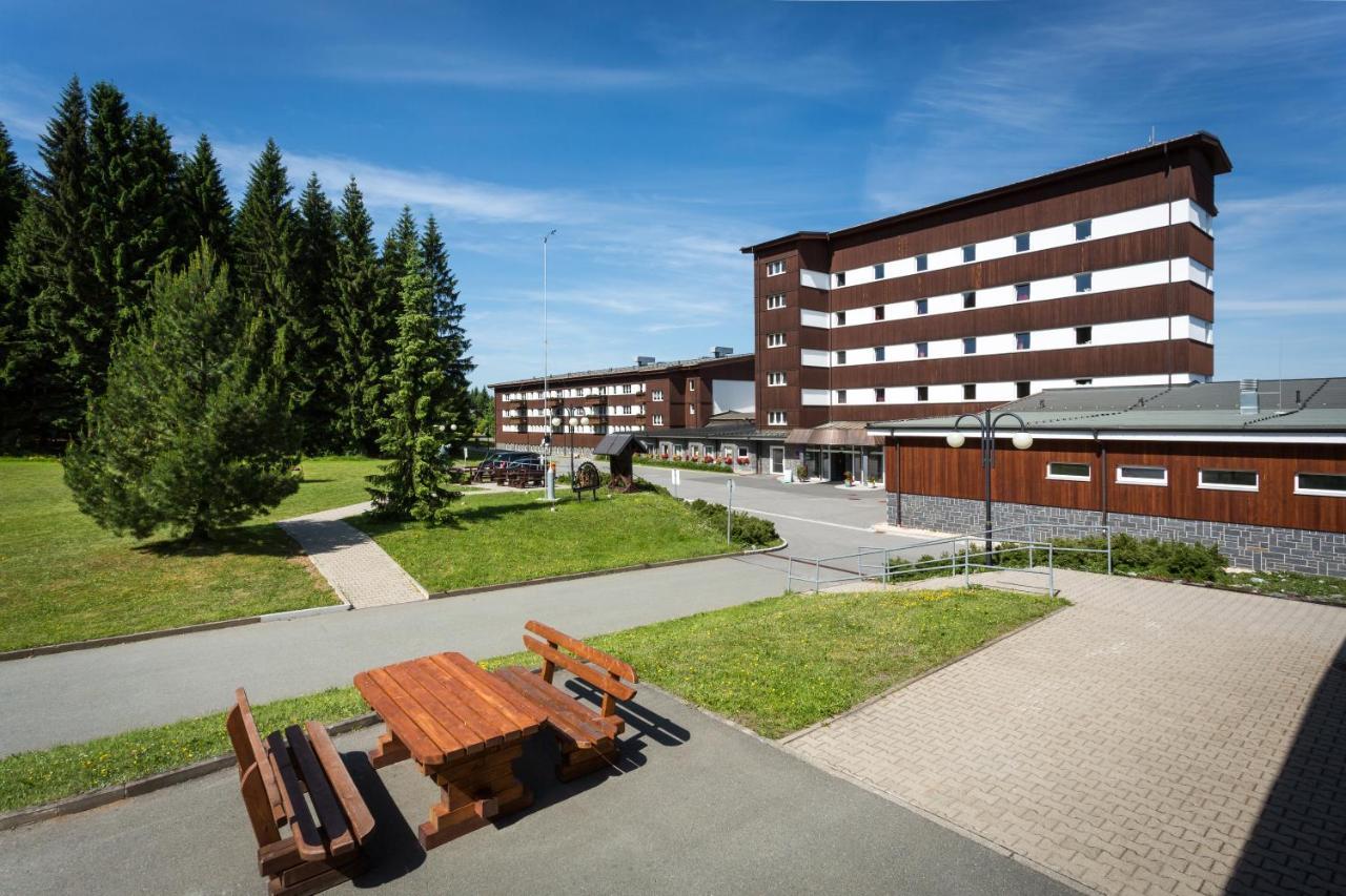 Sportpark Rabenberg Hotell Breitenbrunn  Exteriör bild