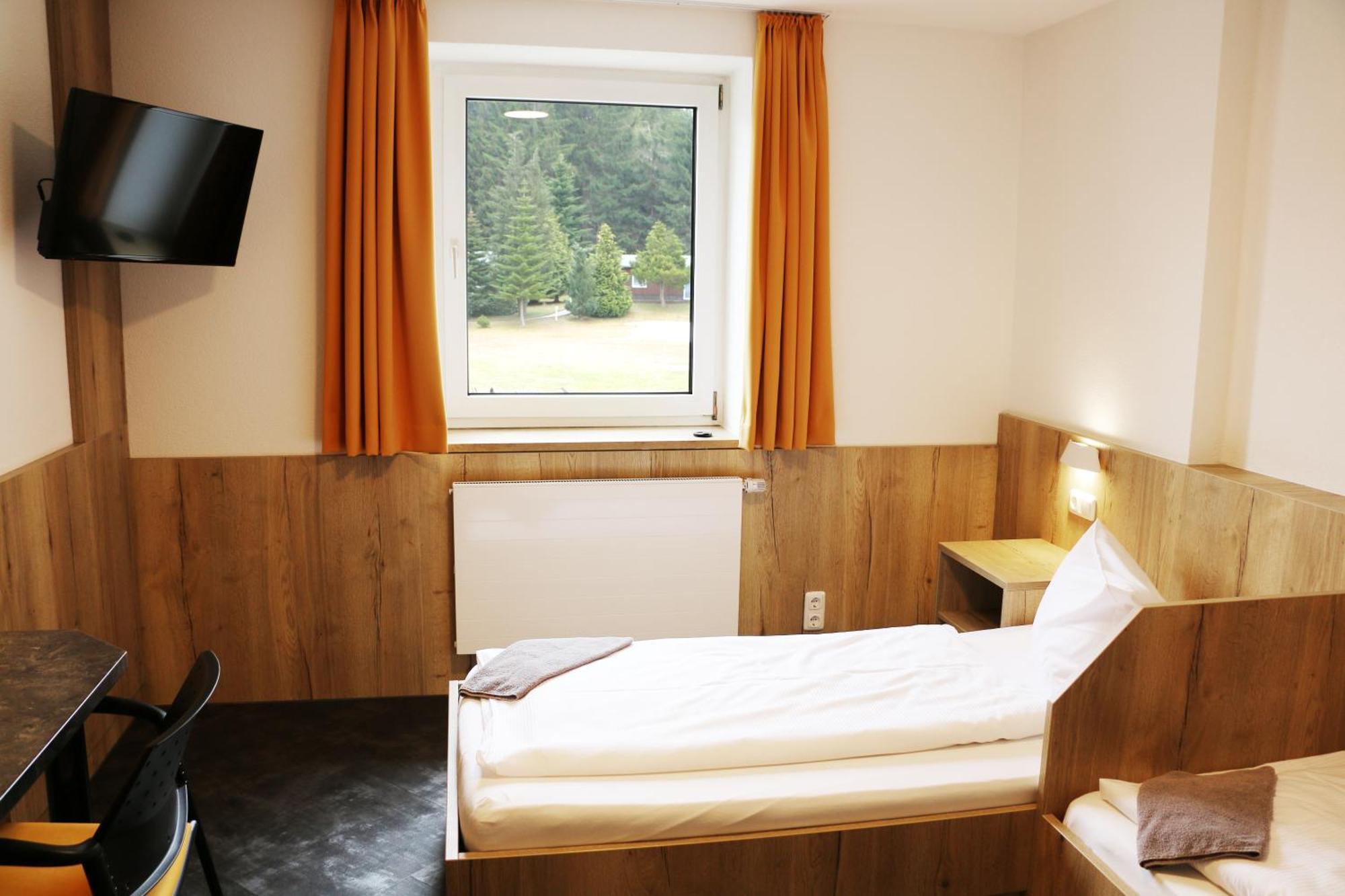 Sportpark Rabenberg Hotell Breitenbrunn  Exteriör bild